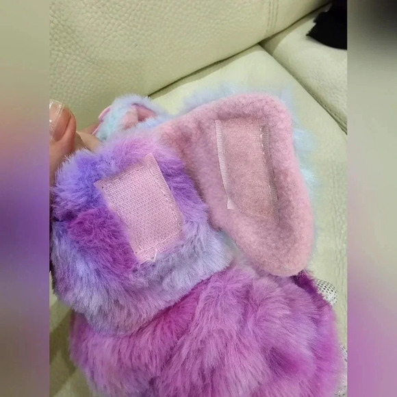 Capelli Baby Faux Fur Dinosaur Claws  Bootie Slippers Velcro Small size 4/5 - Picture 3 of 4